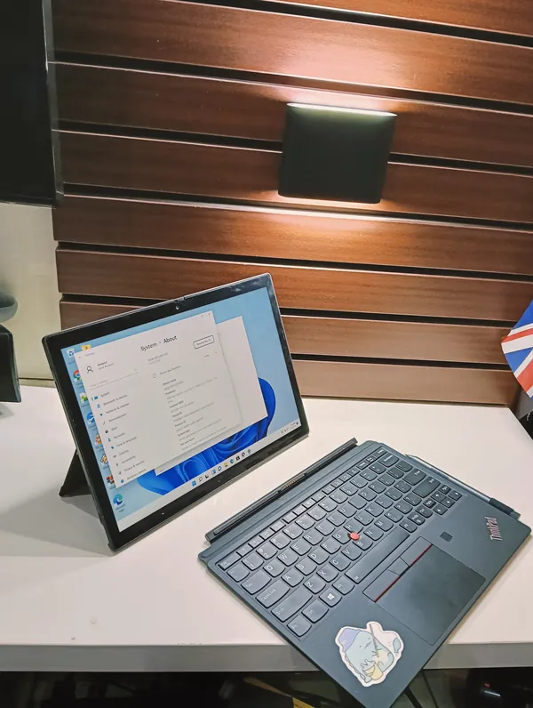 Lenovo ThinkPad 20UVS2L000 Intel Core i7 11th Gen 256GB SSD 16GB Ram Stylus Pen Detachable Keyboard