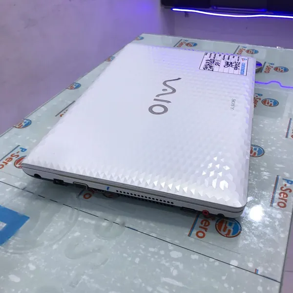 Sony VAIO VPCEL36FJ AMD 2GB Ram 320GB Hard Drive 1.65GHz Sharp Webcam