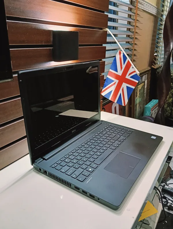 Dell Latitude Intel Core i5 (2.0GHz) 8th Gen 256GB SSD 8GB Ram Windows 11 Pro