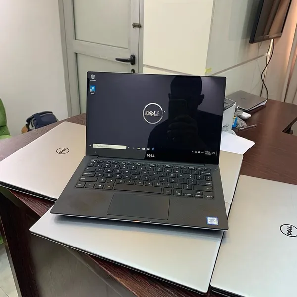 UK USED: Dell XPS 13 Intel Core i7 16gb Ram 256GB SSD Touchscreen 7th Gen Keyboard Light