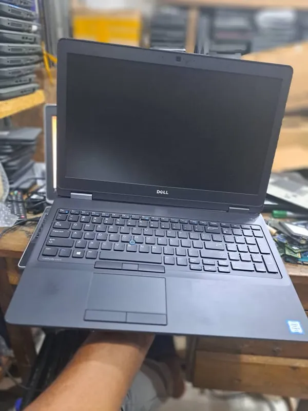 UK USED Dell latitude 5570 Core i7 7th gen 8GB Ram 500GB Hard Drive 2GB Graphics Keyboard Light