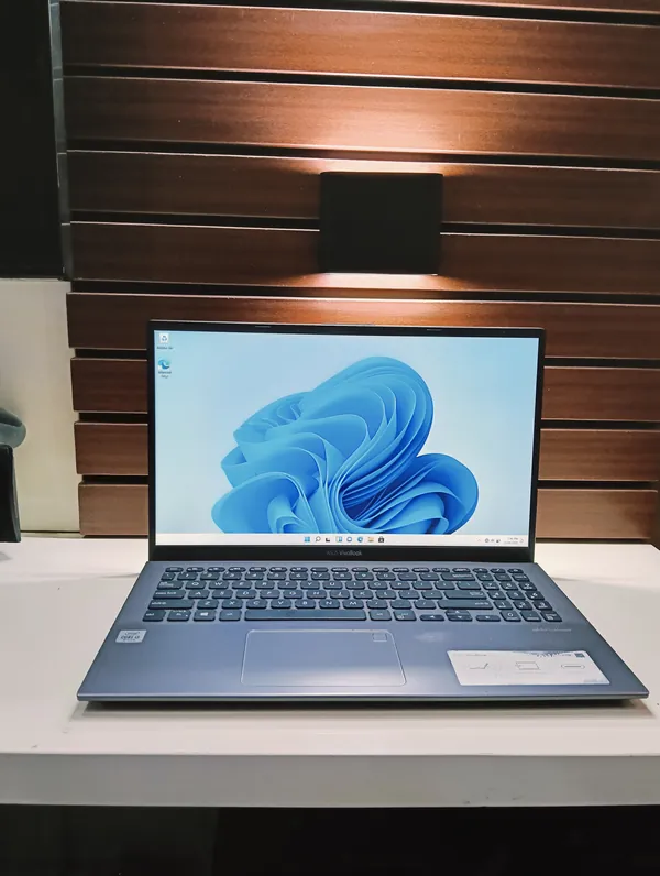 Asus Vivobook 15 Intel Core i3 (1.2GHz) 10th Gen 128GB SSD 8GB Ram Windows 11 Pro