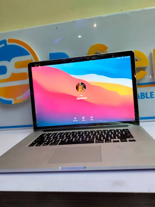 UK Used: Apple MacBook Pro Intel Core i 7 16GB Ram 256ssd Storage Keyboard Light