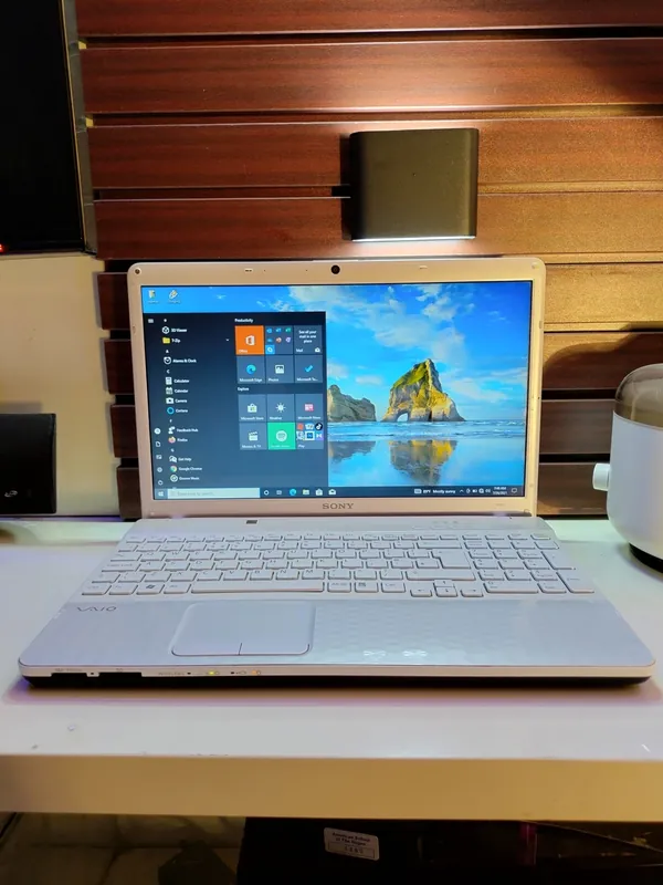 Sony VAIO VPCEL2S1E Laptop AMD 500GB HDD 4GB Ram Windows 10 Pro