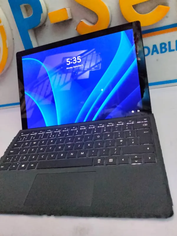 Uk Used Microsoft Surface pro 6 Core i7 8th Gen. 16GB RAM 512GB SSD