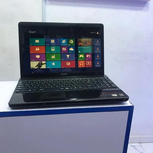 Sony VAIO VPCEE35FJ- AMD Dual core 2GB Ram 320GB Hard Drive 2.20GHz