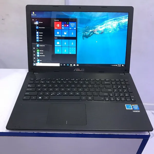 Slim Asus X551M Laptop Super Clean- 4GB RAM 320GB HDD 14 inches