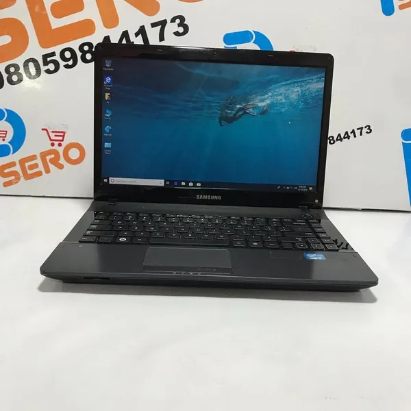 Samsung 300E64C Laptop Computer Intel Core i3 4GB Ram 250GB HDD 2.30GHz Processor Speed Wireless Mouse