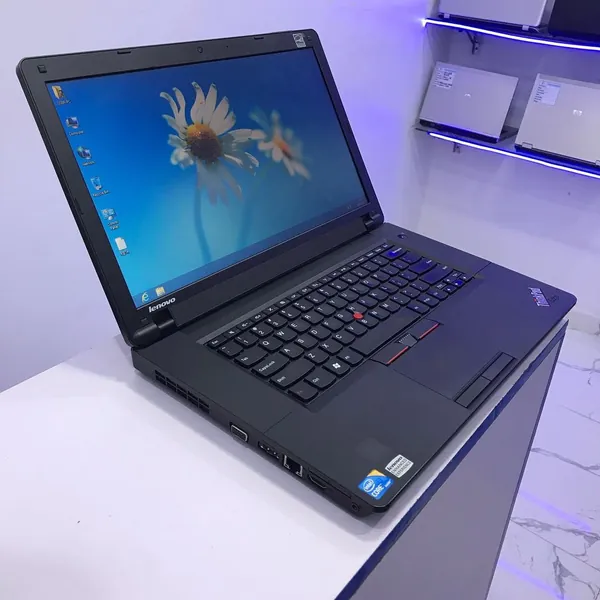 Lenovo Thinkpad 03193SU Intel Core i3 4GB Ram 320GB HDD