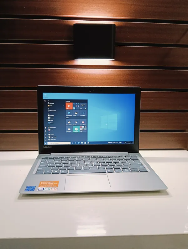 Lenovo IdeaPad 81kt Intel Celeron (1.1GHz) 128GB SSD 4GB Ram Windows 11 Pro