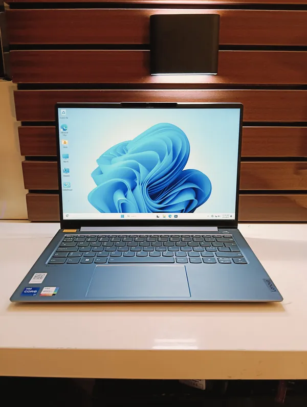 Lenovo Laptop Intel Core i7 (1.9GHz) 12th Gen 512GB SSD 16GB Ram Windows 11 Pro