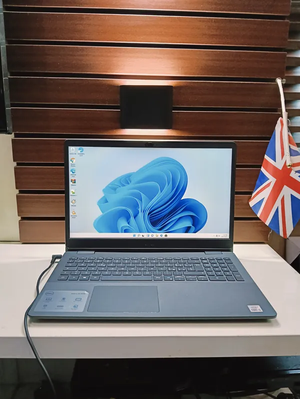 Dell Vostro 3501 Intel Core i3 (1.2GHz) 10th Gen 256GB SSD 8GB Ram Windows 11 Pro