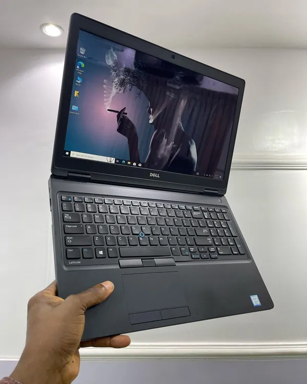 UK USED: Dell Latitude 5580 Laptop Intel Core i5 8gb Ram 256GB SSD 11th Gen 14 inch 2GB Dedicated Keyboard Light