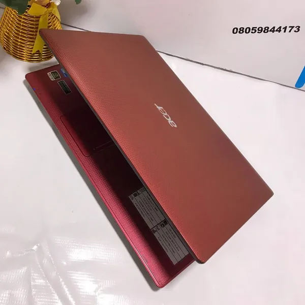 Acer Aspire 5742G Intel Core i3 4GB Ram 500GB HDD 1GB Dedicated Nvidia Graphics Ultra Slim Lovely Color and Shape