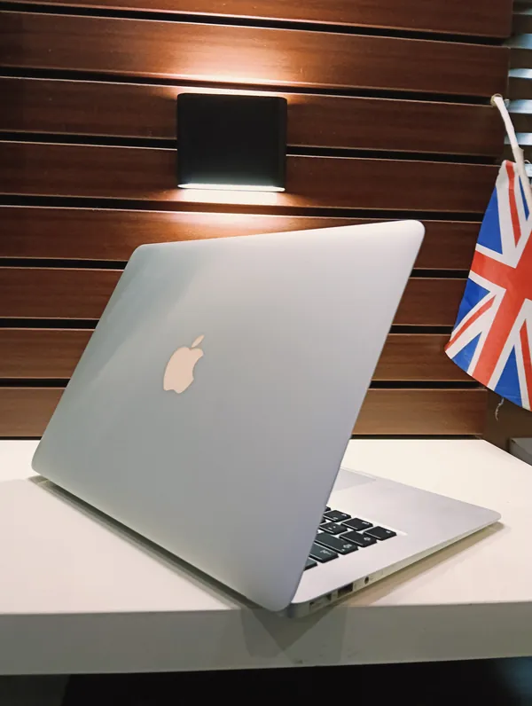 Apple MacBook Air 2012 Intel Core i5 (1.8GHz) 128GB SSD 4GB Ram Keyboard Light Apple Logo Light