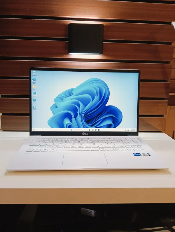 LG 15z95 Intel Celeron 11th Gen 512GB SSD 8GB Ram Windows 11 Pro