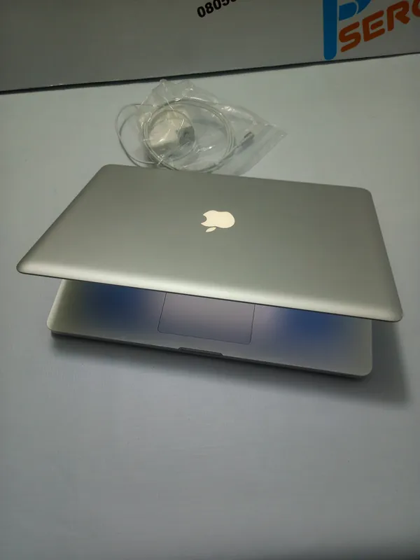 UK Used Apple Macboook Pro Core i7, 12GB Ram 500GB HDD & Dedicated Graphics