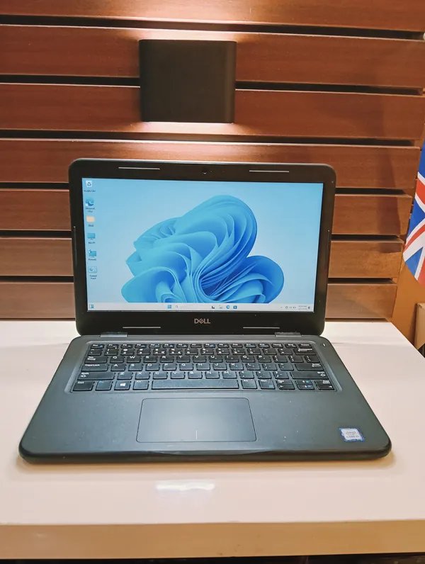 Dell 3310 Laptop Core i3 8GB SSD 256GB SSD Ram 0 windows 11