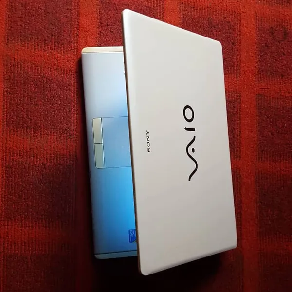 UK Used Sony Core i3 Laptop 4GB Ram 250HDD