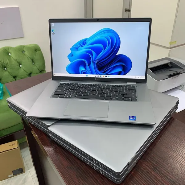 UK USED: Dell Latitude 7520 Intel Core i7 16gb Ram 512GB SSD Fingerprint 11th Gen 15 inch