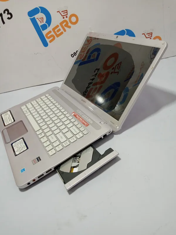 Sony VAIO VGN NW23GF Core 2 Duo 250GB 4GB Ram Sharp Webcam