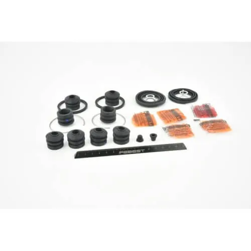 TOYOTA CROWN/CROWN MAJESTA JZS14#,LS141,UZS14# Rear brake caliper repair kit