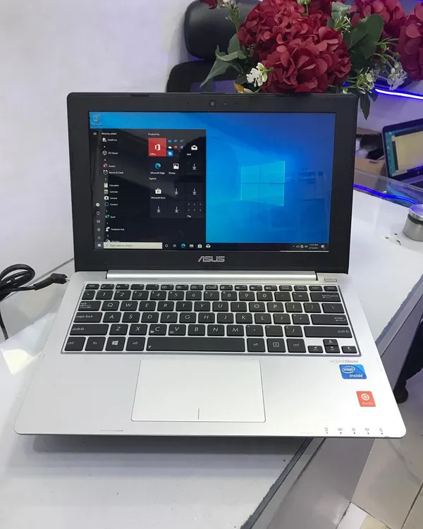 UK Used: Asus X201E Laptop 11inch Laptop intel Inside 2GB ram 160GB HDD HDMI