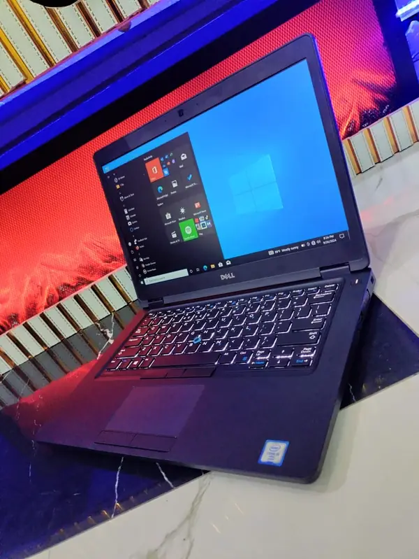 Uk Used Dell Latitude 5480 6th Gen. Intel Core i5 256GB SSD 8GB RAM 4GB Total Graphics HDMI Keyboard Light