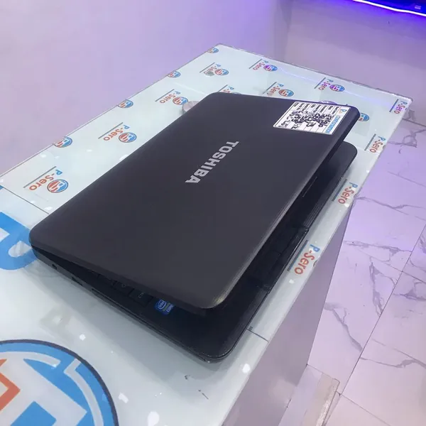Toshiba Satellite C855 Intel Core i3 4GB Ram 320GB HDD 2.50GHz