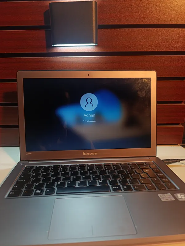 Lenovo U300E Intel Core i5 (1.6GHz) 200GB SSD 4GB Ram Windows 10 Pro