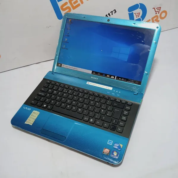 Sony VAIO VPCEA1S1E Laptop Intel Core i3 4GB Ram 250GB HDD