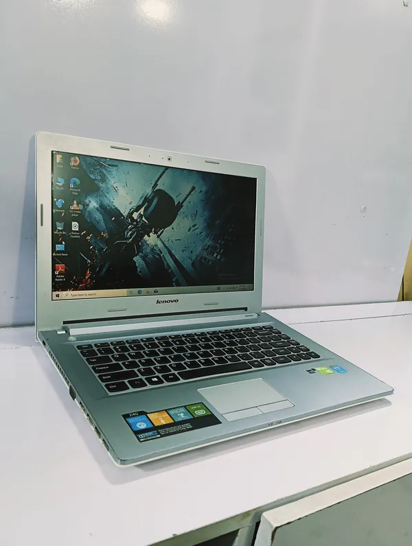 Lenovo Z40 Core i5 16GB Ram 512GB SSD 4GB Dedicated Graphics 4th Gen