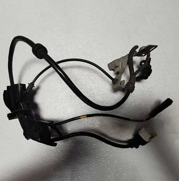 Mercedes Benz Genuine ELECTRICAL WIRING HARNESS 2135404617