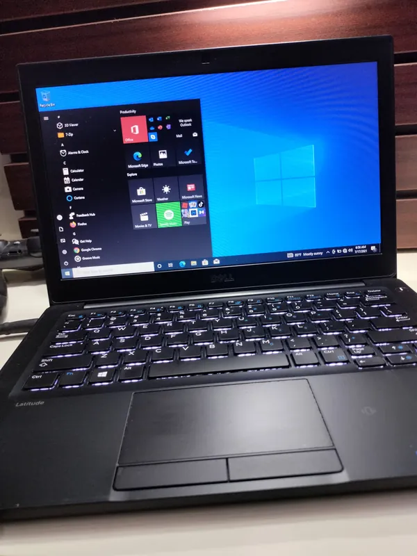 Dell Latitude 7490-Intel core i7 -7th Gen-256gb ssd- 8gb ram -8gb Total Graphics -Hdmi Port -keyboard light