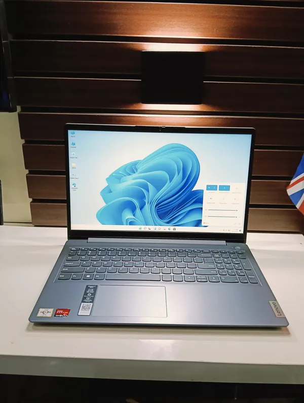 Lenovo IdeaPad 82KR AMD Athlon Gold 3150U 256GB SSD 8GB Ram Windows 11 Pro