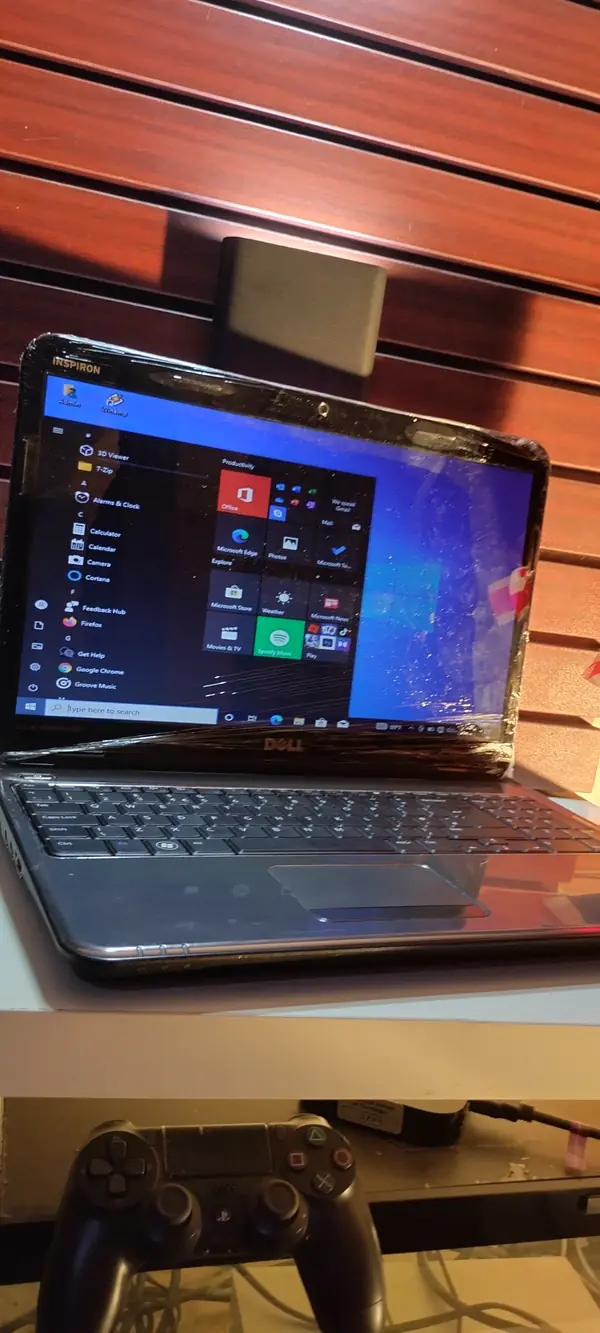 Dell lnspiron N5010 Intel core i3 (2.5GHz) 320GB HDD 4GB Ram Windows 10 Pro( 64 bit )2cores 2gb total graphics