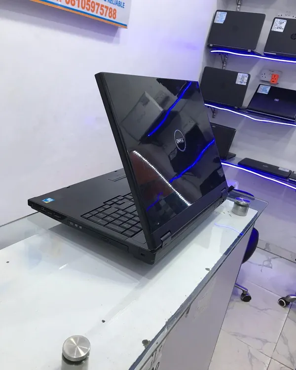 Dell vistro 1720 intel Core 2 4GB ram 160GB HDD