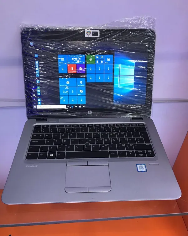 Ultra-Slim Hp Elitebook mt43 pro 4gb Ram 320gb HDD 2.4GHz