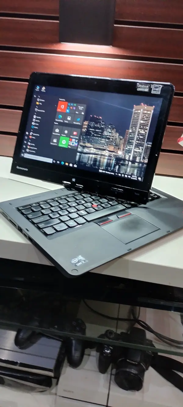 UK Used: Lenovo Yoga 33476UU Intel core i5-x360 Touchscreen Laptop 8gb Ram 500GB Hard Drive Convertible- Windows 10 pro