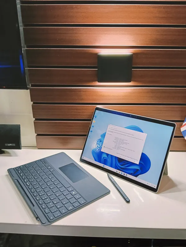 Microsoft Surface Pro 8 Touchscreen Intel Core i7 (3.0GHz) 512GB SSD 16GB Ram 11th Gen Detachable Keyboard