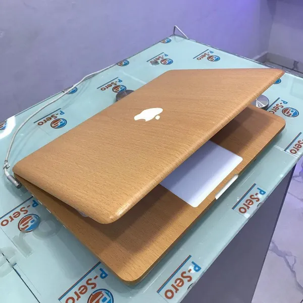 UK USED: Apple MacBook A1342 Laptop 5GB Ram 320GB HDD Partition with Mac OS & Windows