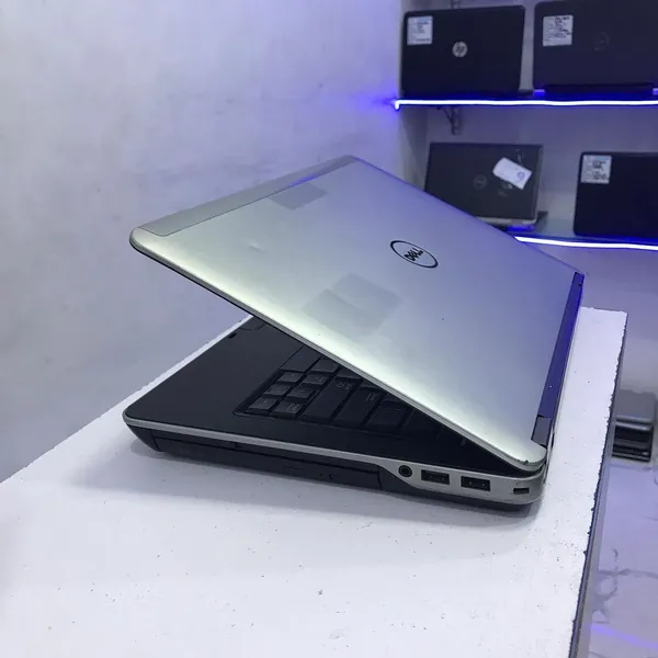 Dell Latitude E6440 Laptop Intel Core i7 4GB Ram 320GB HDD Keyboard Light