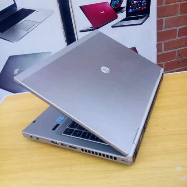 HP Elitebook 8470p Intel Core i5 ( 2.40GHz + ) 8gb Ram 500gb HDD