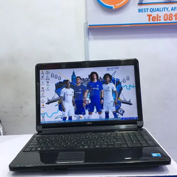 Fujitsu FMVA533BA Laptop Intel Core i3 4GB Ram 320GB HDD 2.40GHz