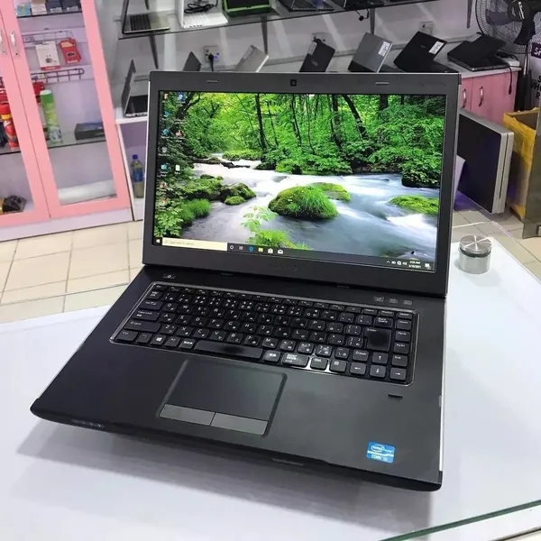 UK USED: Dell Vostro 3300 Laptop Intel Core i5 500GB Hard drive 4GB RAM