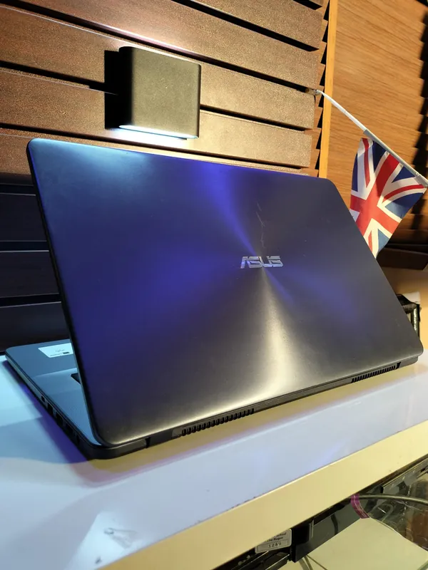 Asus Vivobook 17 8th Gen Core i5 8GB Ram 256GB SSD Windows 11 Pro