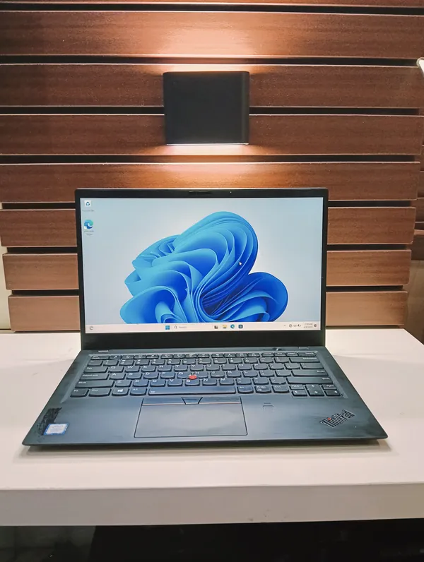 Lenovo 20KH006YUS Intel Core i7 (2.0GHz) 8th Gen 512GB SSD 16GB Ram Windows 11 Pro