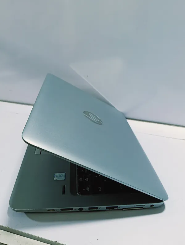 HP EliteBook 820 G3 Core i5 6th Gen 256GB SSD 8GB Ram 2.4GHz Win 10 Pro