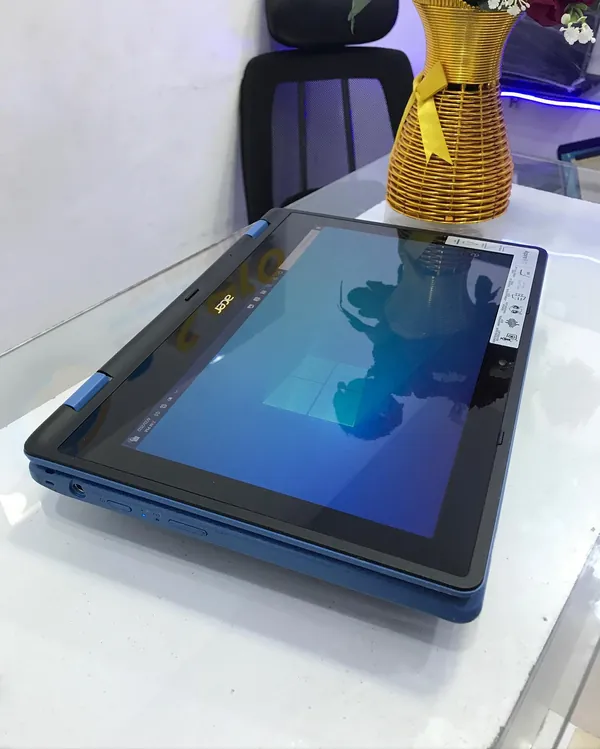 UK Used Ultra-Slim Acer Touchscreen Laptop intel Inside 4GB ram 320GB HDD