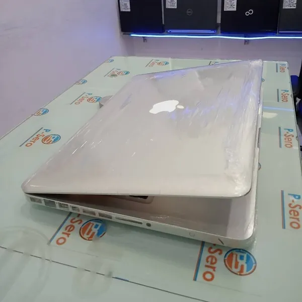 UK Used: Apple MacBook Pro Intel Core 2 9GB Ram 500GB Hard Drive Keyboard Light